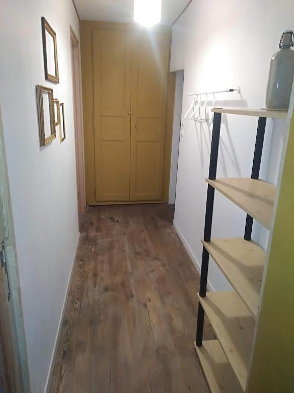 Appartement Cozy Dans Maison Privee Tauves Bagian luar foto
